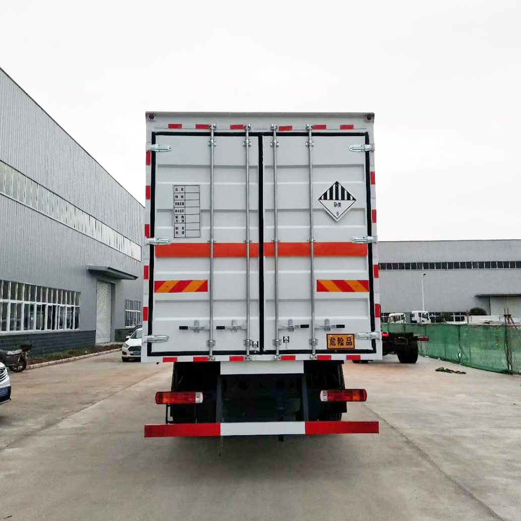東莞危險(xiǎn)品運(yùn)輸車廠家全覽 新款東風(fēng)危貨車價(jià)格、地址及聯(lián)系方式解析
